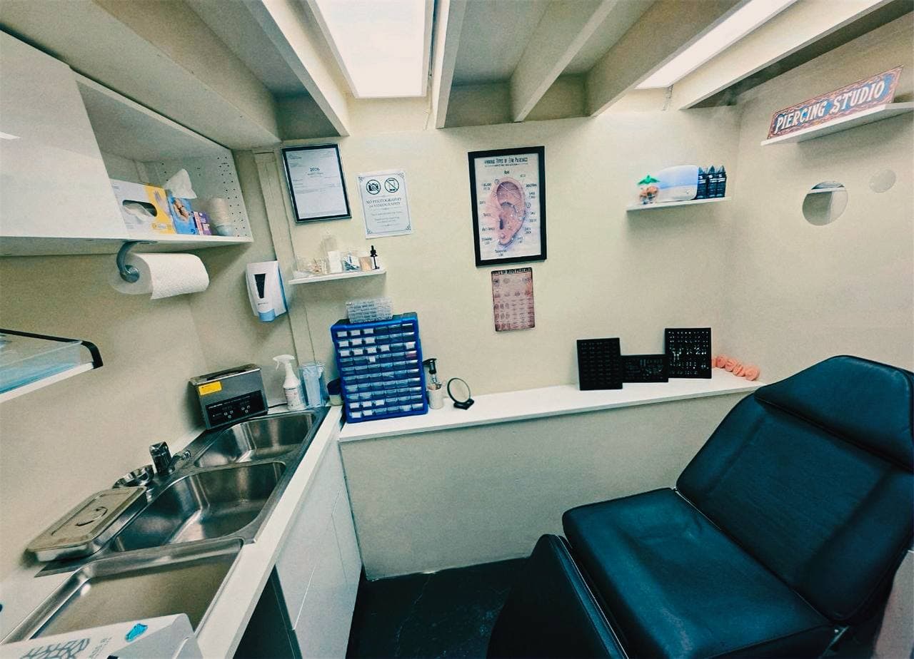 Dedicated piercing room at Vansun Studio